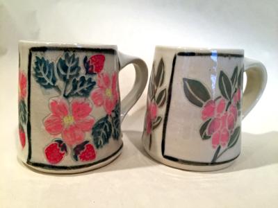 Pink Flower and Strawberry Mugs Pink Flower and Strawberry Mugs